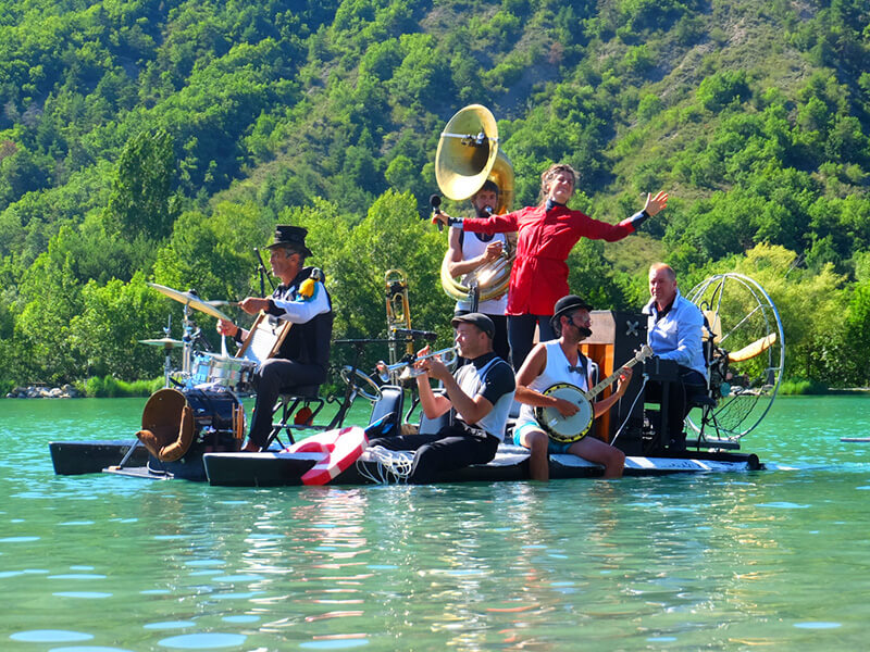 LE PIANO DU LAC